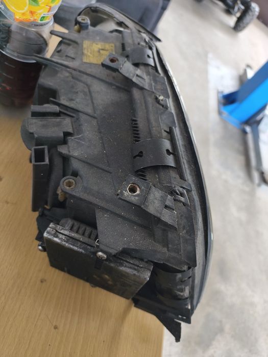 Audi A8 S8 D2 lampy ksenon