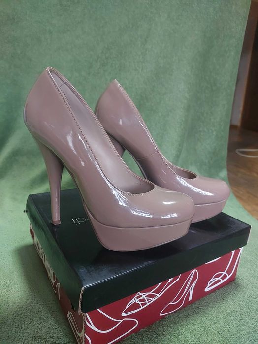 Туфли на каблуке 37р.