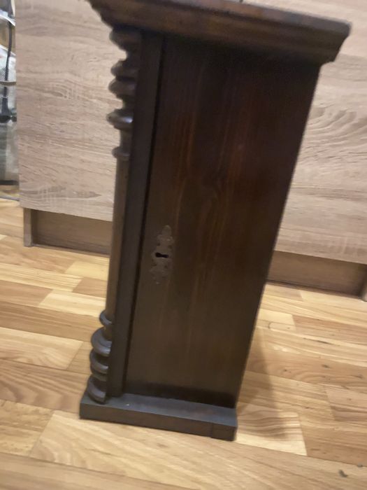 Szafka o charakterze religijnym