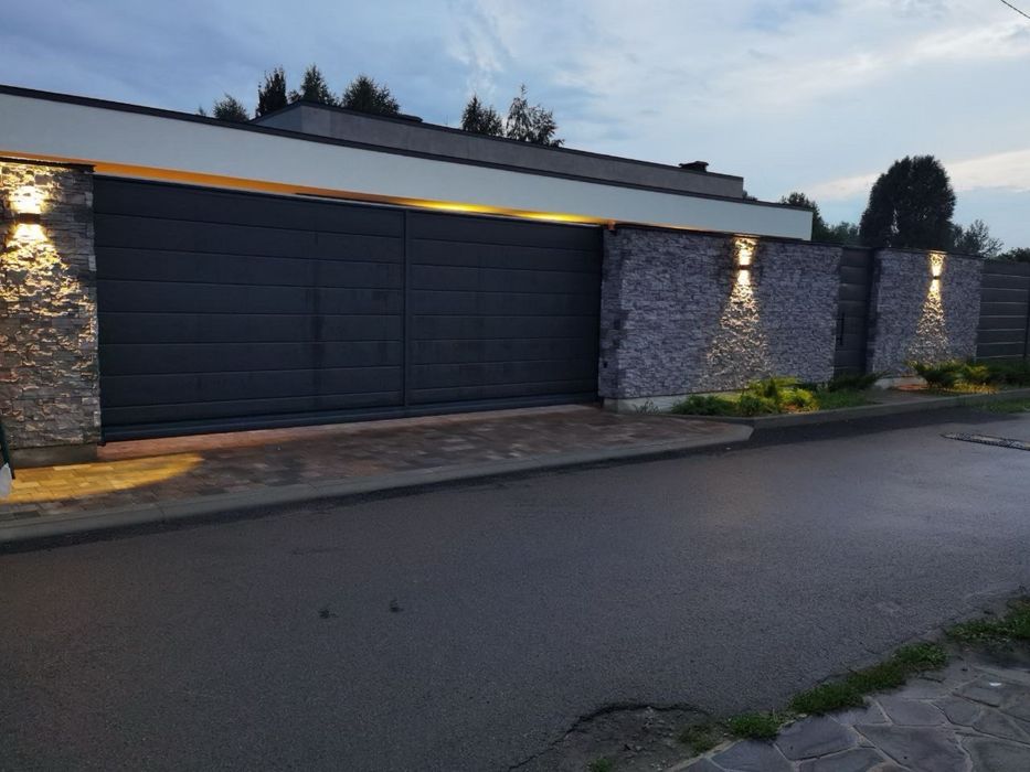 Сучазний будинок в с. Романків