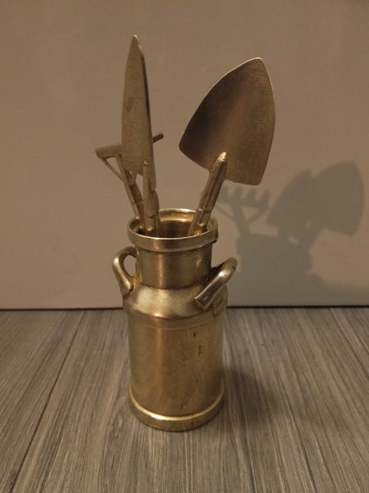 Figurka mosiądz zestaw ogrodnicz