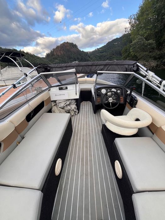 Barco Campion Allante à venda ou para troca por jet ski – MOTOR QUEBRADO Mercury 75 cv, 2 tempos