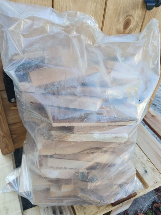 Wędzarnia ogrodowa drewniana.