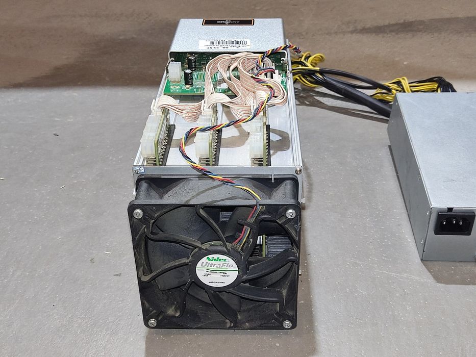 Асік майнер Bitmain Antminer S9 + Блок живлення APW3++ (Комплект)