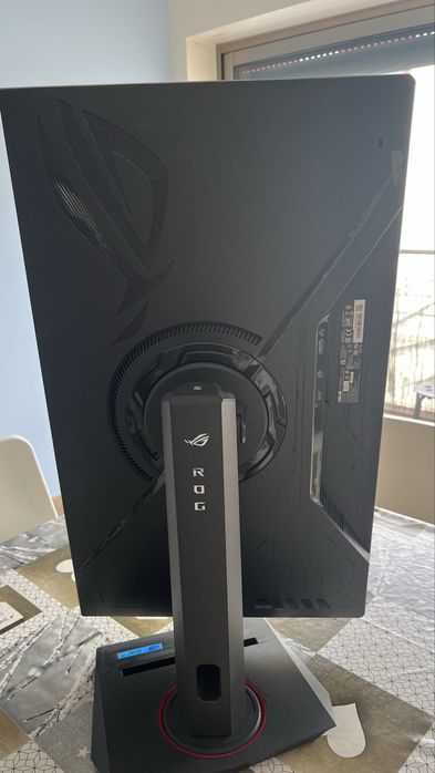 Vendo monitor gaming ASUS ROG Strix XG27ACS em excelente estado, ideal para gaming competitivo e produtividade.