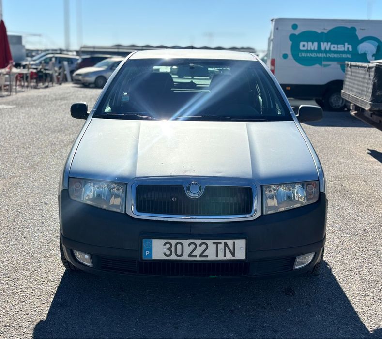 Skoda Fábia – 1.4 / 1.6 16v *Automatico*
