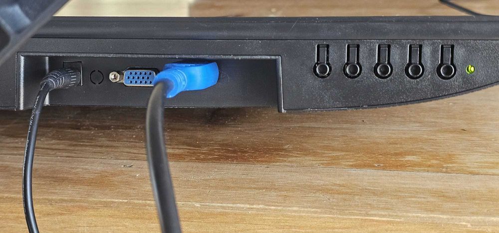Monitor Dahua 24" Full HD 75Hz — HDMI + VGA, com colunas