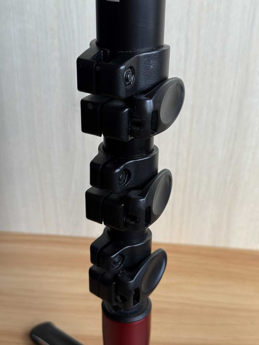 Професійний монопод Manfrotto MVM500A з фірмовим ущільненим чохлом Manfrotto MBAG80PN