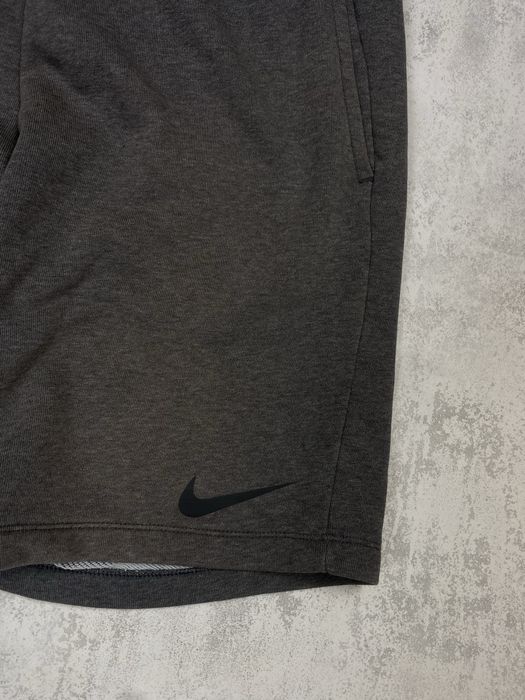 Шорти nike dri-fit: м'який фліс. комфортний крій. логотип swoosh.