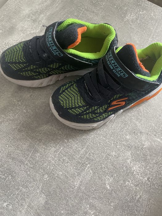 Кросівки на хлопчика 26