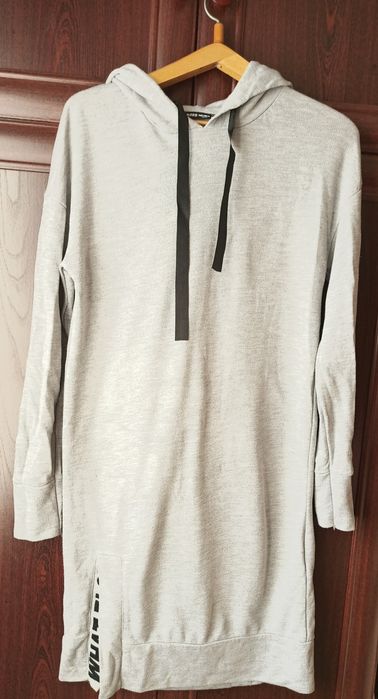 Продам сукню спортивного крою