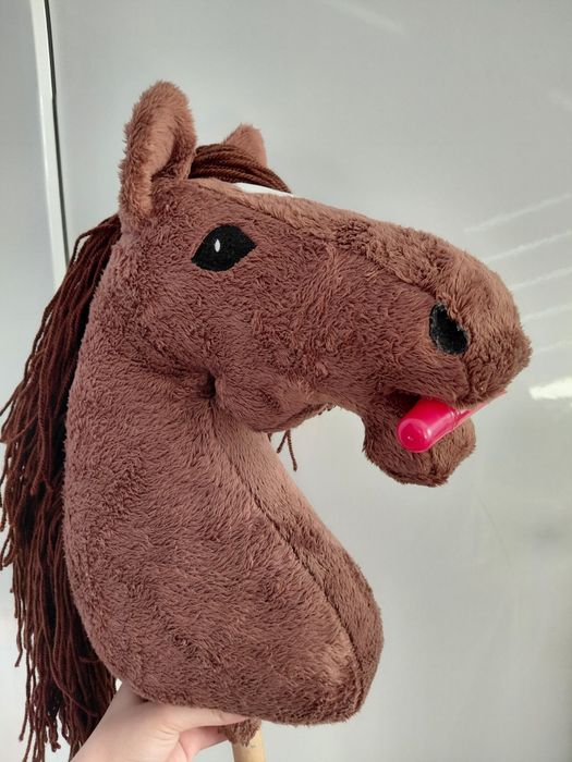 Brązowy Hobby horse