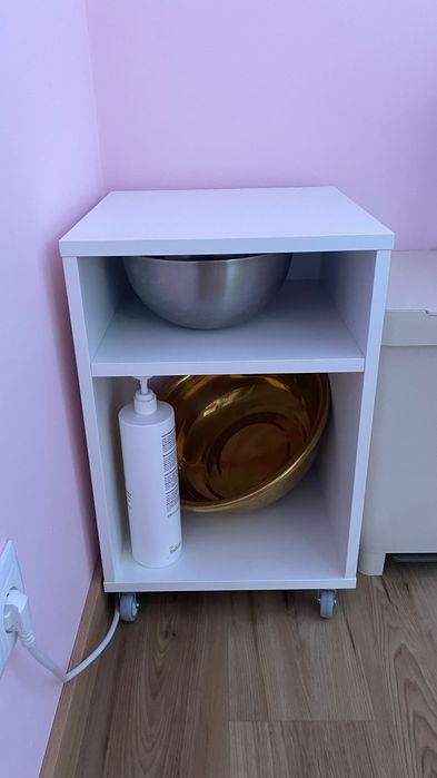 Mesa de apoio com rodas IKEA