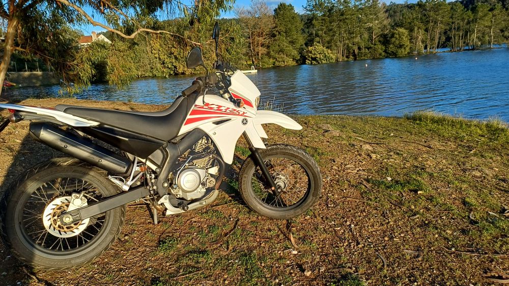 Moto YAMAHA XT 125 X