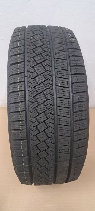 Pirelli Ice Zero 235/45/R18