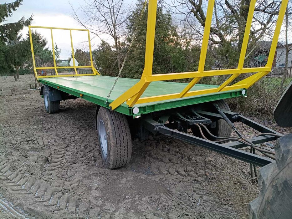 Przyczepa rolnicza do przewozu bel