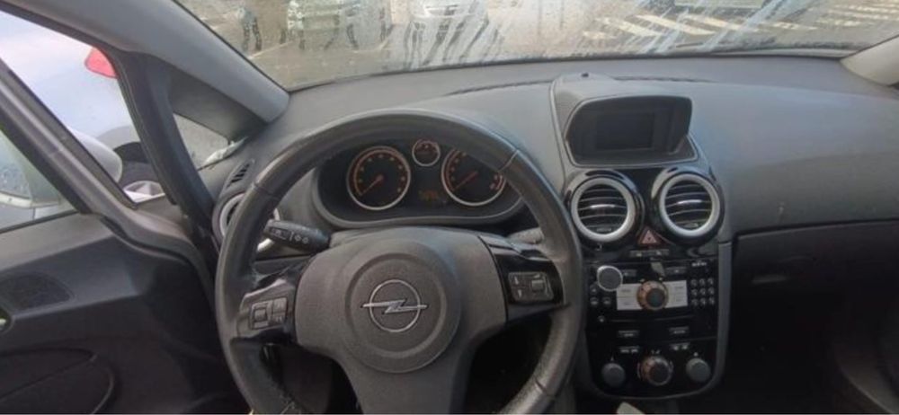 Opel Corsa em bom estado