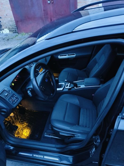 Продам  надійний автомобіль