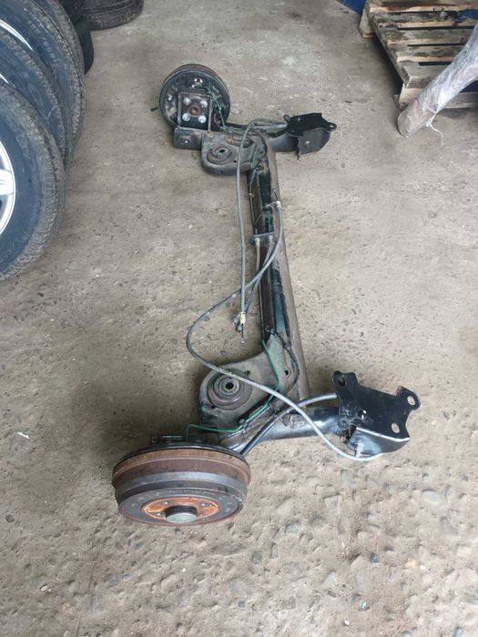 Задняя балка Renault Dacia Logan  mcv  largus