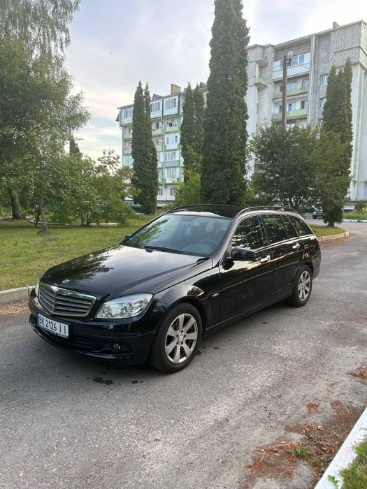 Продам своє авто Mercedes-Benz C-Class 2009