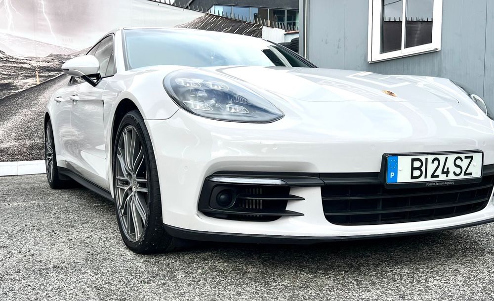 Porsche Panamera Sport Turismo 4 E-Hybrid