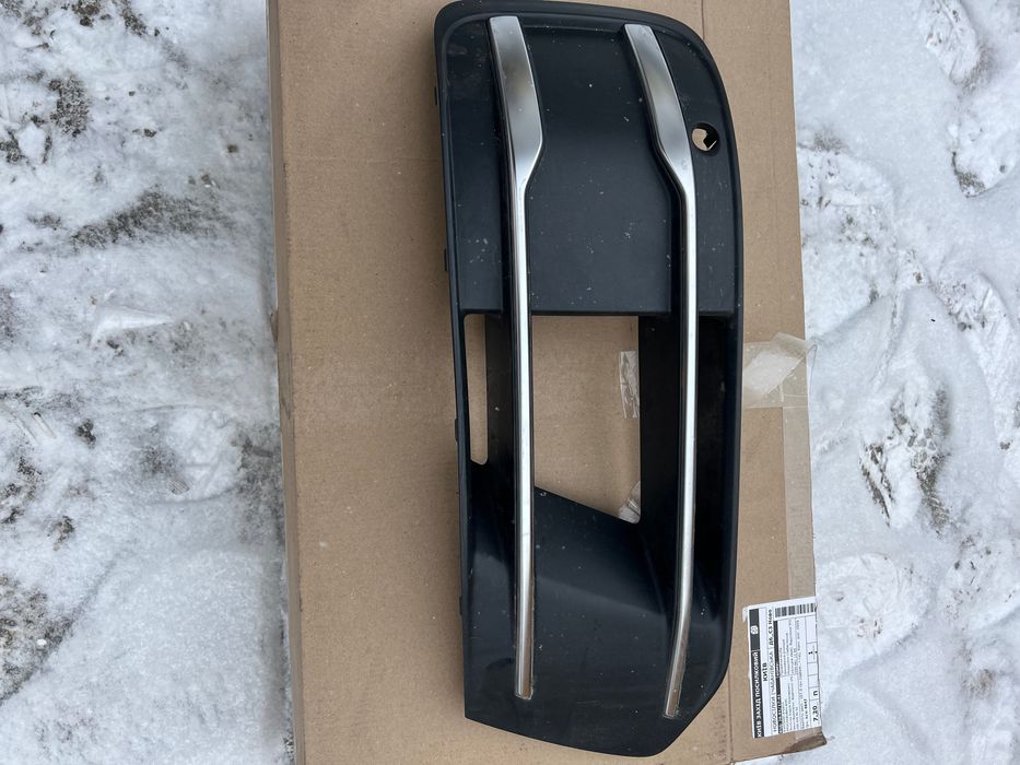 Решітка переднього бампера Ауді Q7 2017 рік