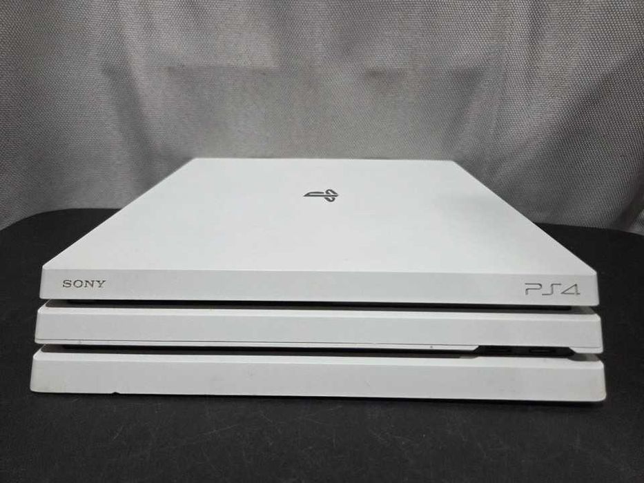 PlayStation 4 Pro 1TB - Como Nova