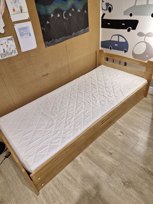 Łóżko dziecięce w dobrym stanie