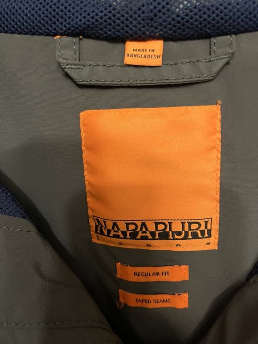 Продаю куртку Napapijri розміру S.