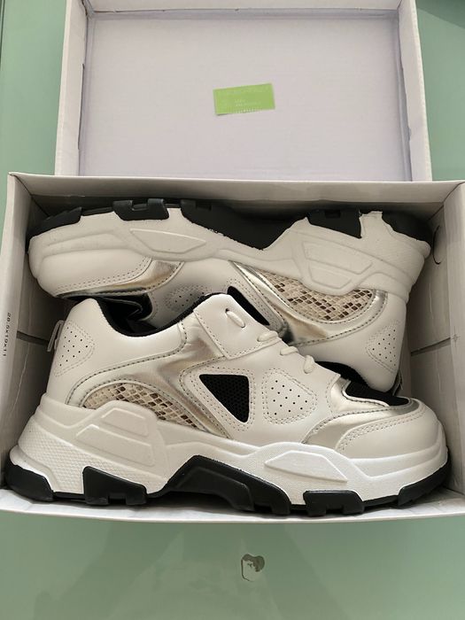 Sapatilhas de Senhora novas!! Tam. 38