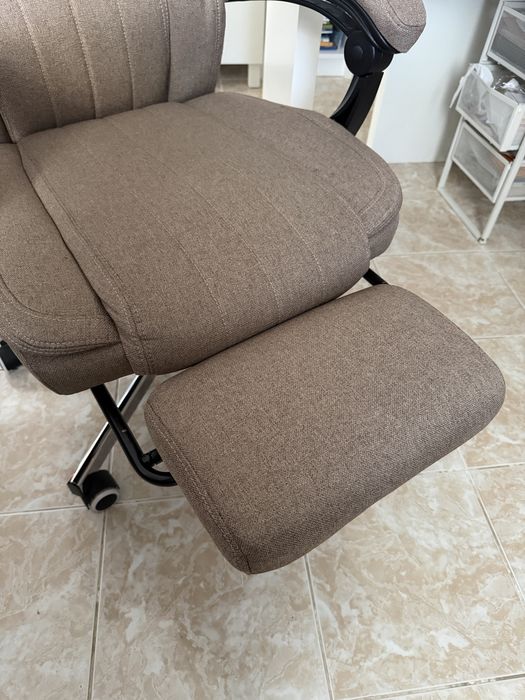 Cadeira de escritório com massagem, apoio para os pés e controle remoto, tecido com efeito linho