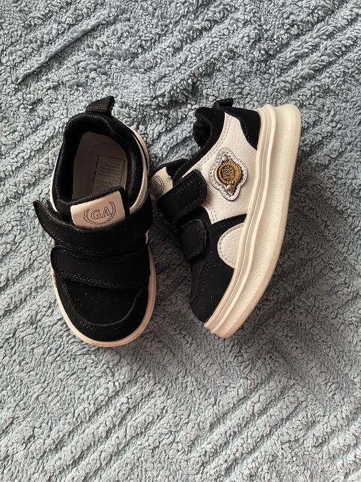 Продам взуття в гарному стані