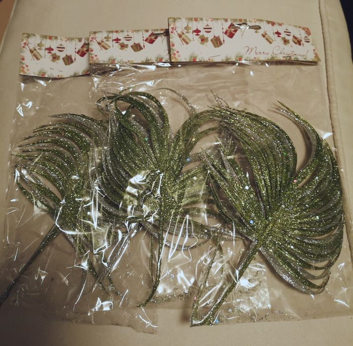 Liście świąteczne ozdobne