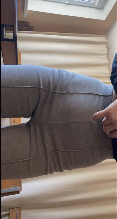 Жіночі класичні штани з високою посадкою та декоративними вистрочками