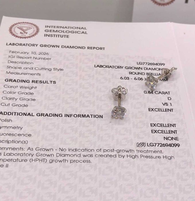 Серьги(гвоздики) белое золото бриллианты 1.67ct диаметр по 6 мм сертификат