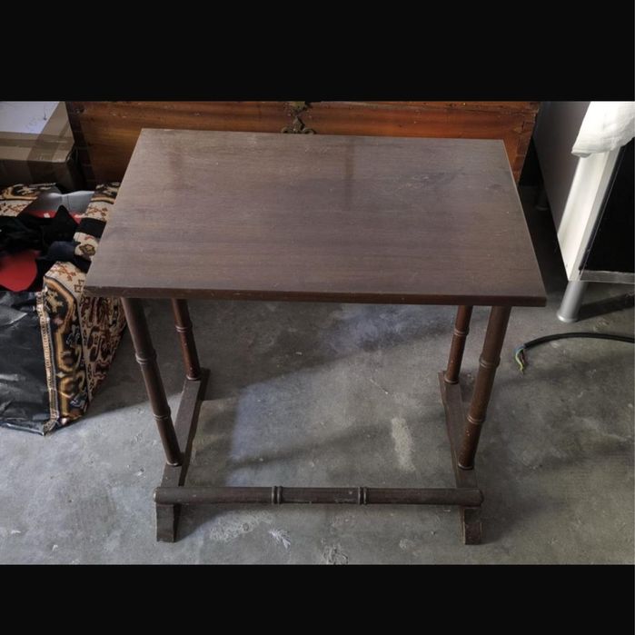 Mesa de Madeira Antiga – Ideal para Costura, Decoração ou Restauro