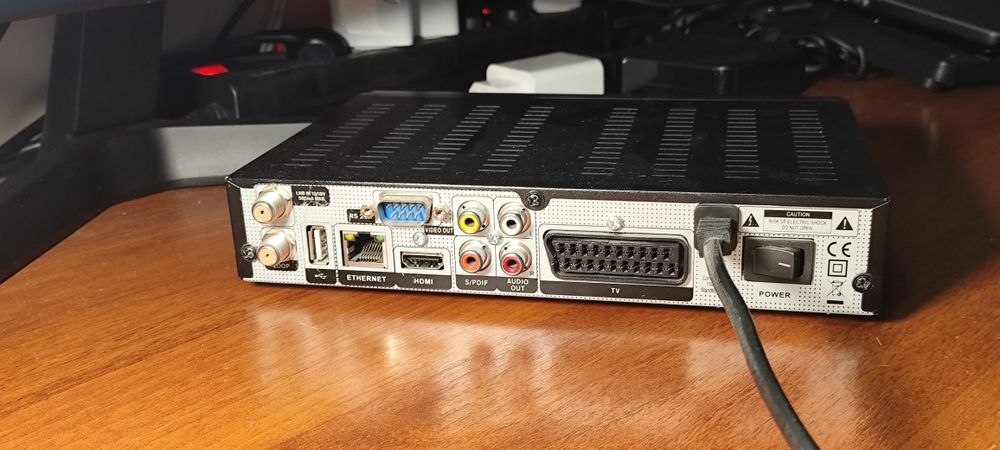 Тюнер Amiko SHD8900