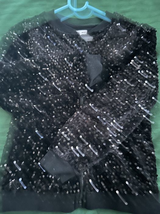 Narzutka Sinsay z cekinami r. 140