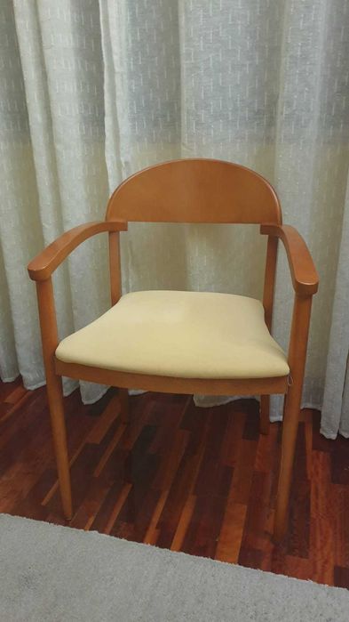 Cadeira Maciça em Madeira Faia com Assento/Almofada em Veludo Amarelo - Para Secretária/Escrivaninha ou para Decorar um Quarto