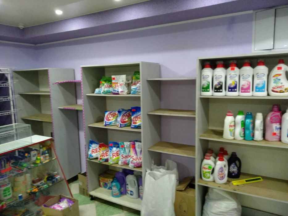 Меблі для магазину