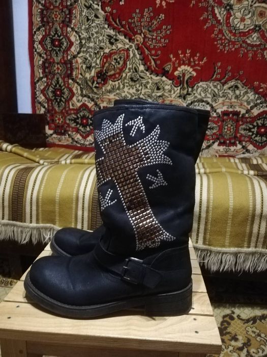 Продам шкіряне взуття 39 розмір