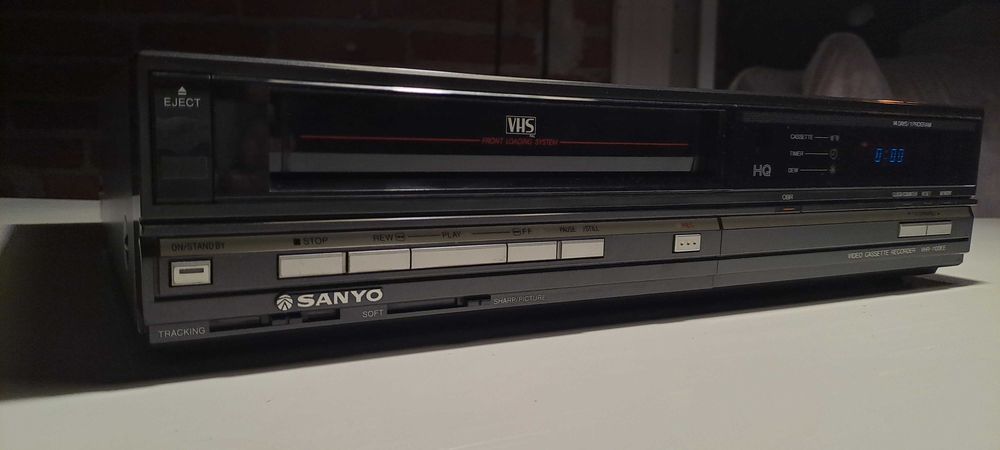 Stary magnetowid sanyo