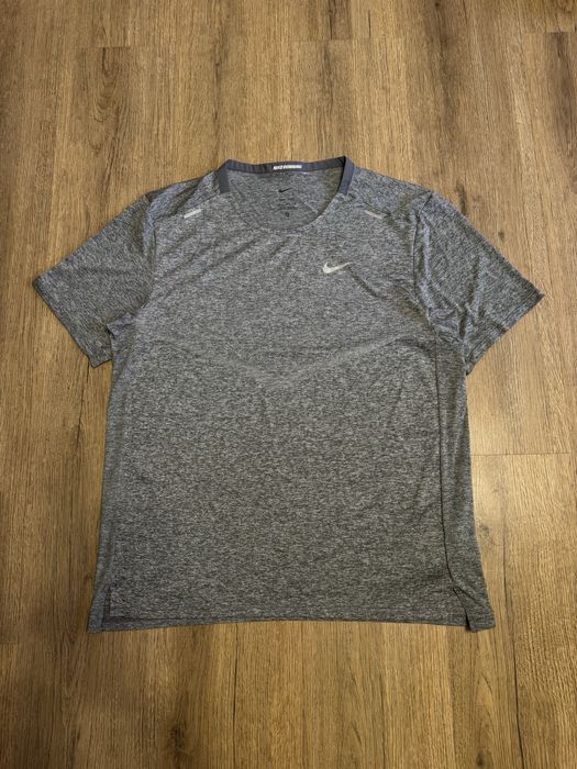 Спортивна футболка Nike Run
