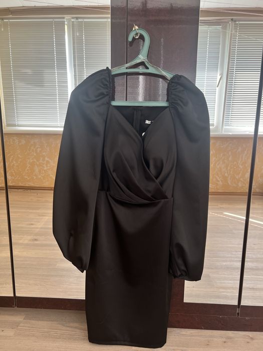 Сукня жіноча вечірня