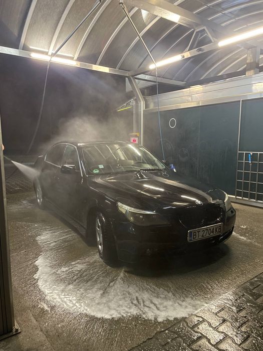 BMW E60 525d.