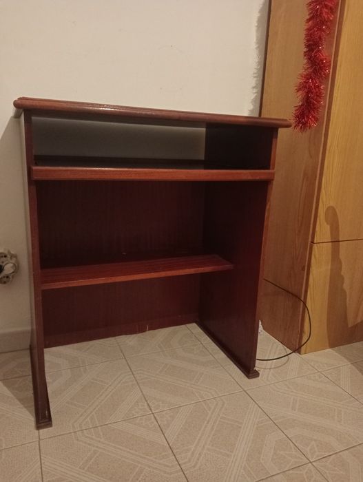 Mesa com cadeira para estudar - Urgente