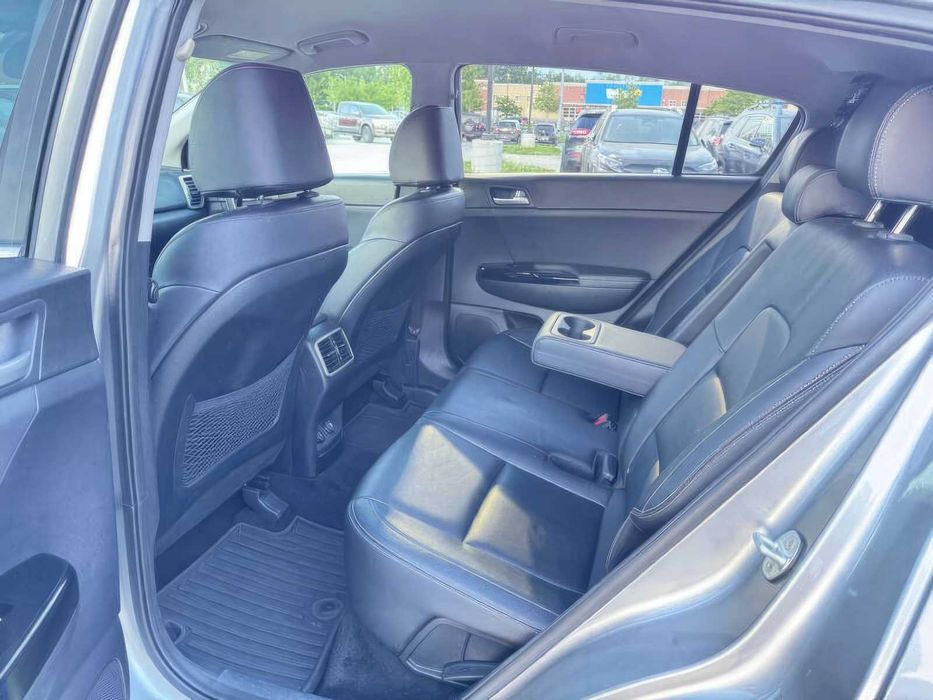 Kia Sportage EX      2019