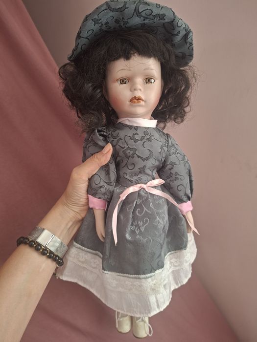 Porcelanowa lalka kolekcjonerska 3