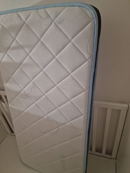 Berço com Colchão