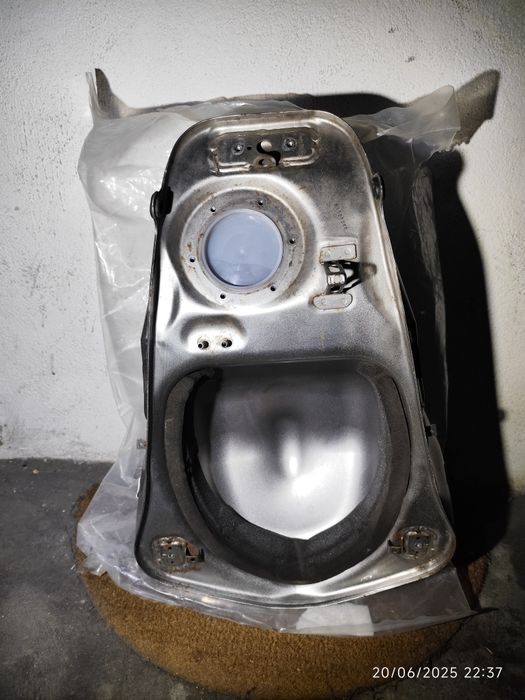 YAMAHA TDM 900 - Deposito Gasolina